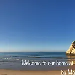 公寓 Prime Beachfront Living - Sea View, Large Balcony & Private Garage