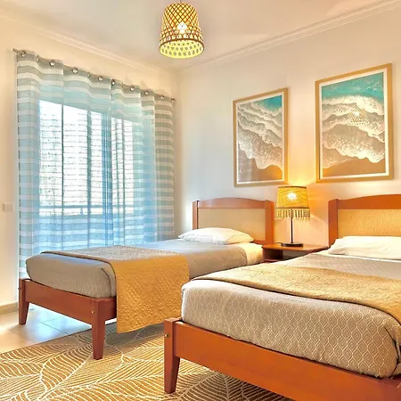 Apartment Prime Beachfront Living 2Br - Sea View, Large Balcony & Private Garage *