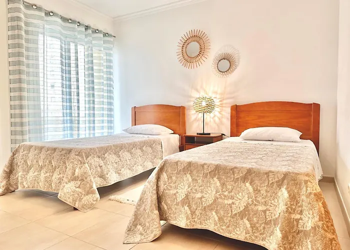 Apartment Prime Beachfront Living 2Br - Sea View, Large Balcony & Private Garage *