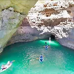 Prime Beachfront Living - Sea View, Large Balcony & Private Garage Lägenhet