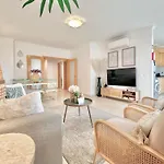 Prime Beachfront Living - Sea View, Large Balcony & Private Garage