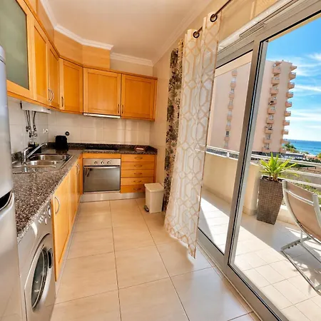 Prime Beachfront Living - Large Ocean View Balcony