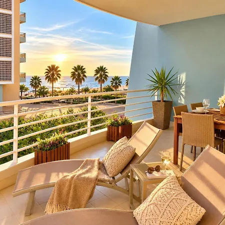 Prime Beachfront Location- Sea View, Large Balcony & Private Garage Portimão