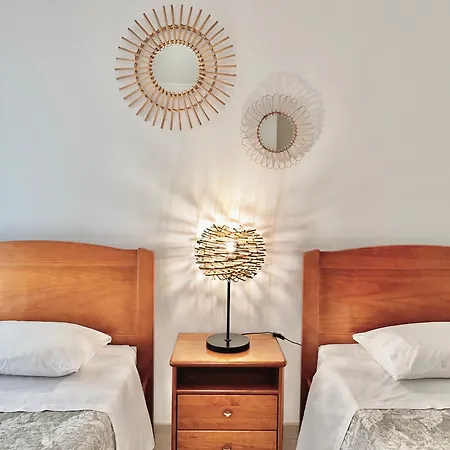 Lovely Beachfront With Aircon/wifi *