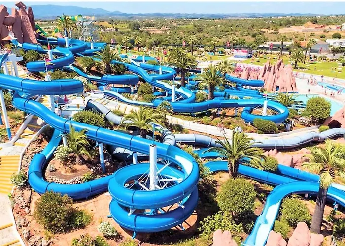 公寓 Prime Beachfront Living 2Br - Sea View, Large Balcony & Private Garage 波尔蒂芒